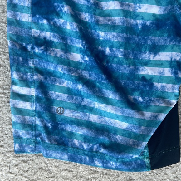 Lululemon teal blue tie dye shorts - Picture 4 of 4